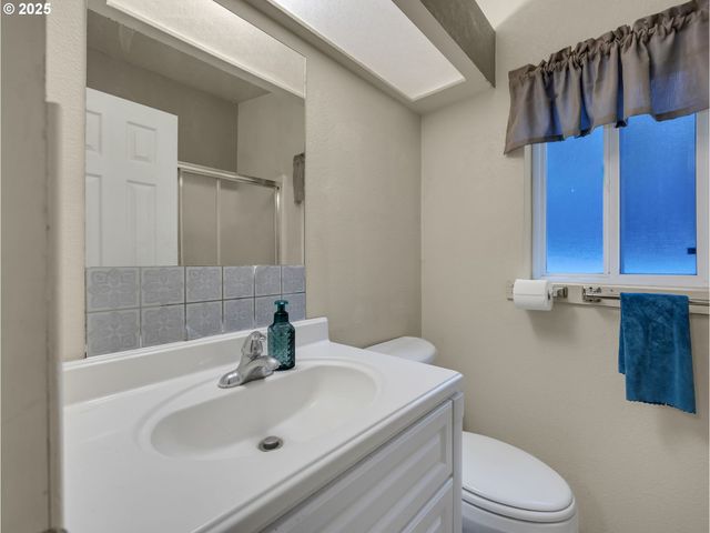 32700 Se LEEWOOD Ln, Boring, OR 97009