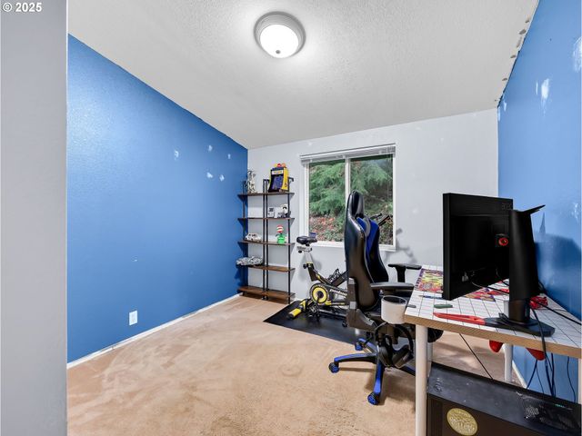 32700 Se LEEWOOD Ln, Boring, OR 97009