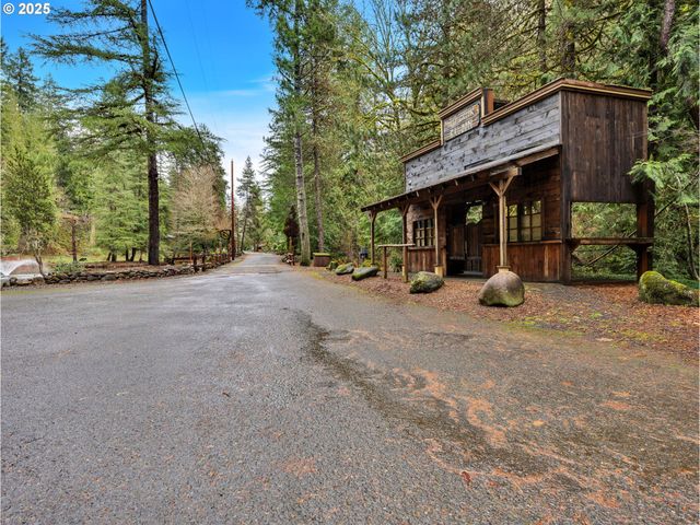 32700 Se LEEWOOD Ln, Boring, OR 97009