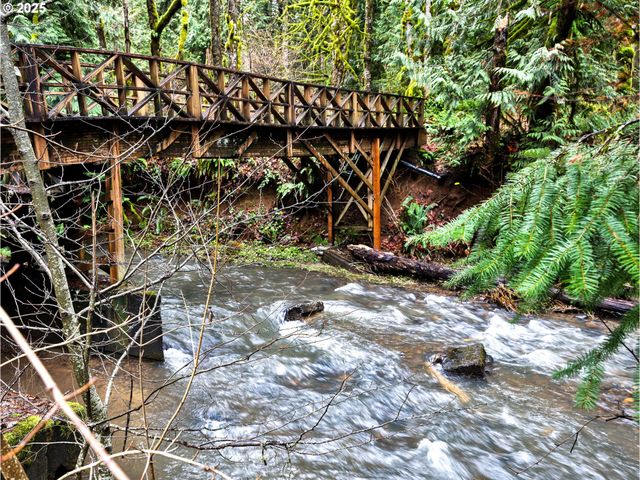 32700 Se LEEWOOD Ln, Boring, OR 97009