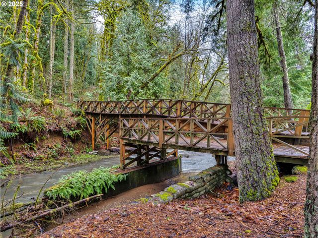 32700 Se LEEWOOD Ln, Boring, OR 97009