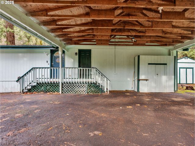 32700 Se LEEWOOD Ln, Boring, OR 97009