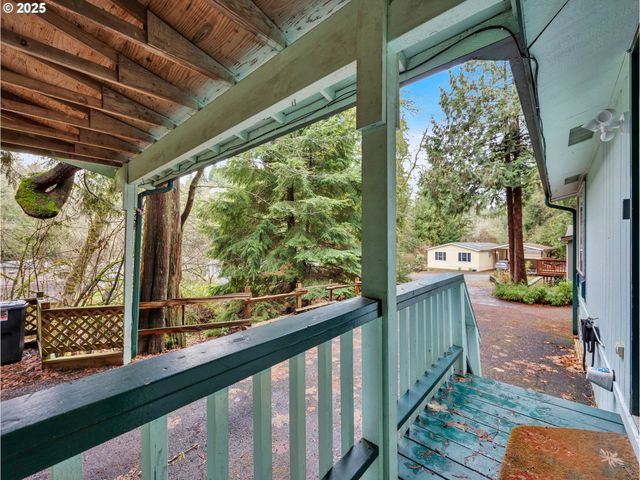 32700 Se LEEWOOD Ln, Boring, OR 97009