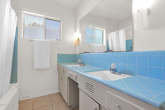 5343 E VERDE Lane, Phoenix, AZ 85018