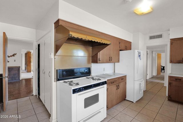 5343 E VERDE Lane, Phoenix, AZ 85018