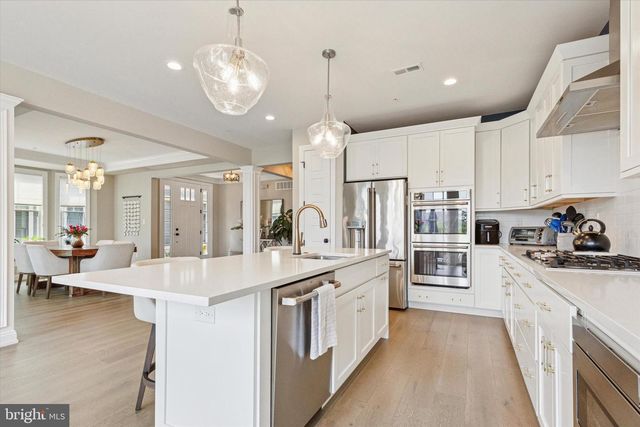 821 GREENWICH DR, Ambler, PA 19002
