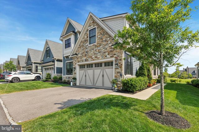 821 GREENWICH DR, Ambler, PA 19002