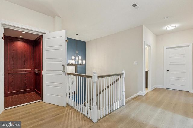 821 GREENWICH DR, Ambler, PA 19002