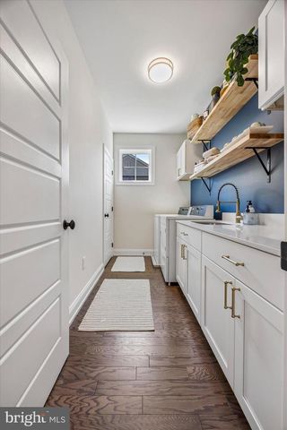821 GREENWICH DR, Ambler, PA 19002