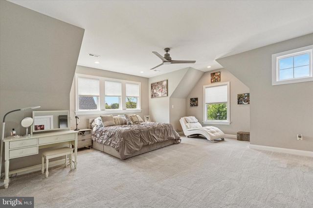 821 GREENWICH DR, Ambler, PA 19002