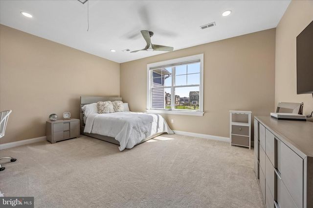 821 GREENWICH DR, Ambler, PA 19002