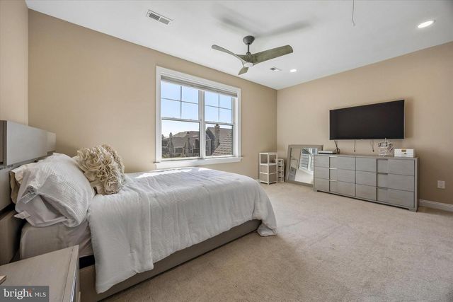 821 GREENWICH DR, Ambler, PA 19002