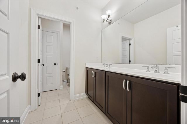 821 GREENWICH DR, Ambler, PA 19002