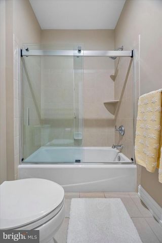 821 GREENWICH DR, Ambler, PA 19002