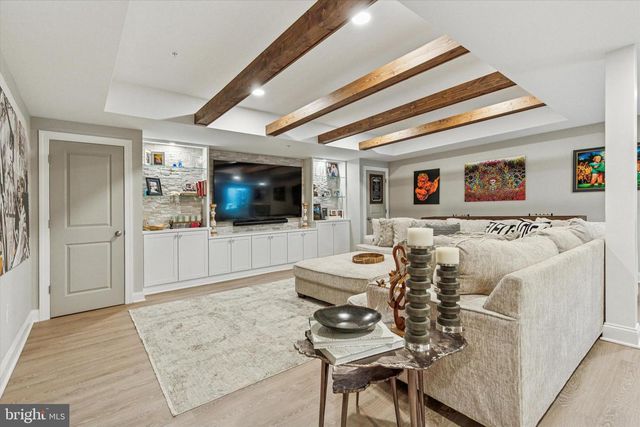 821 GREENWICH DR, Ambler, PA 19002