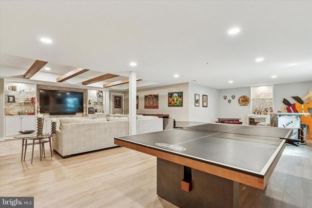 821 GREENWICH DR, Ambler, PA 19002