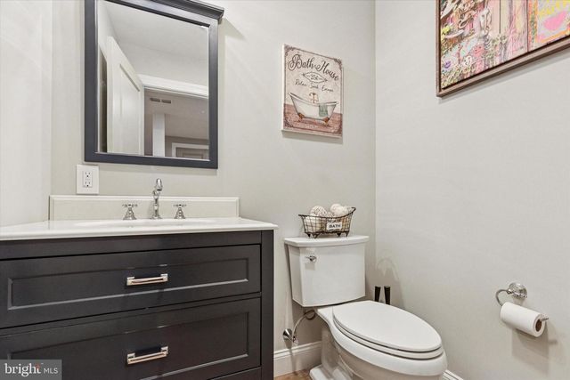 821 GREENWICH DR, Ambler, PA 19002