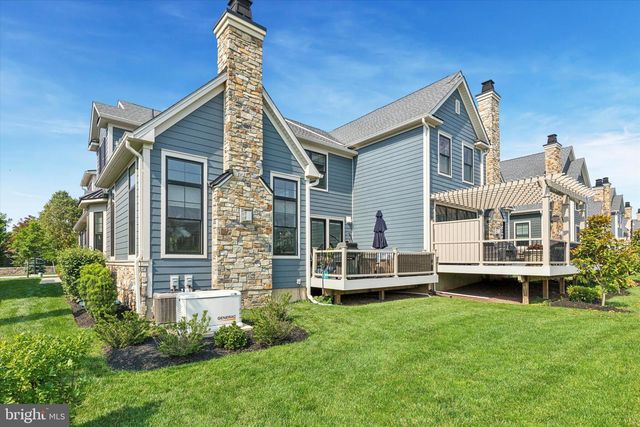 821 GREENWICH DR, Ambler, PA 19002