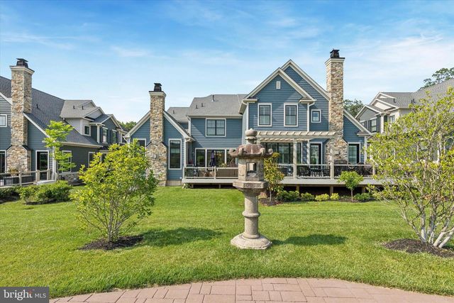 821 GREENWICH DR, Ambler, PA 19002