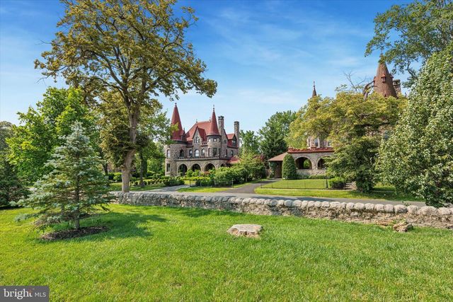 821 GREENWICH DR, Ambler, PA 19002