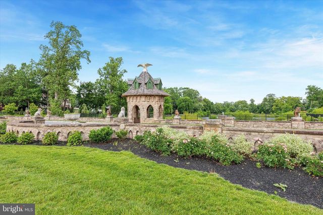 821 GREENWICH DR, Ambler, PA 19002