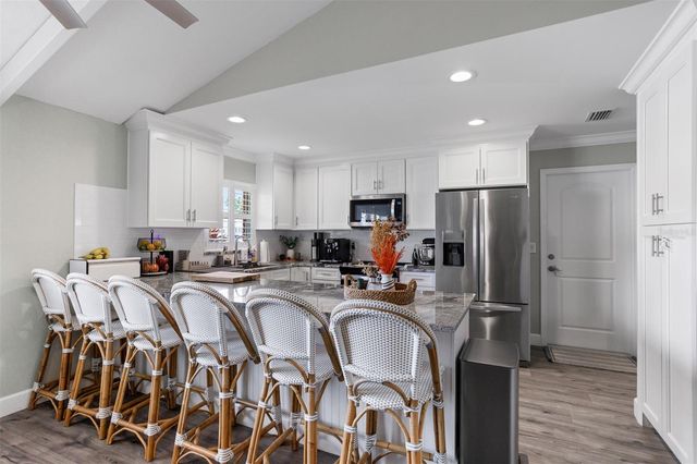 8401 GRANITE PLACE, Tampa, FL 33615