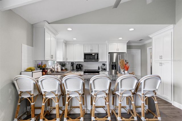 8401 GRANITE PLACE, Tampa, FL 33615