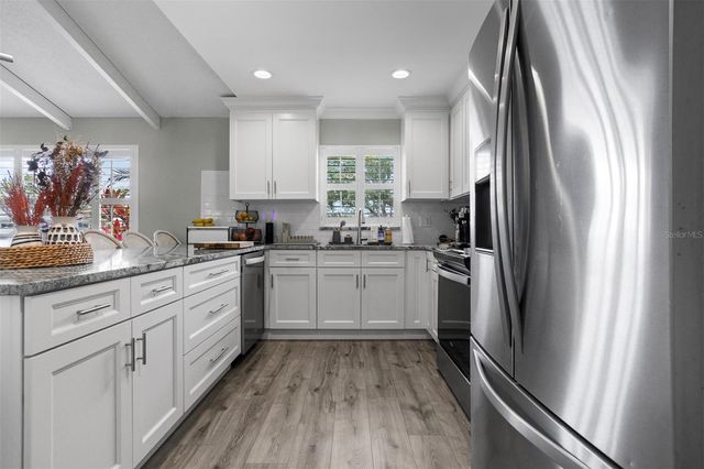 8401 GRANITE PLACE, Tampa, FL 33615