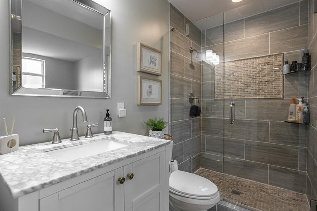 8401 GRANITE PLACE, Tampa, FL 33615