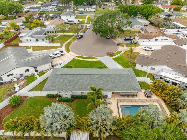 8401 GRANITE PLACE, Tampa, FL 33615