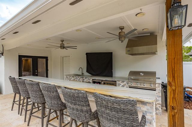 8401 GRANITE PLACE, Tampa, FL 33615