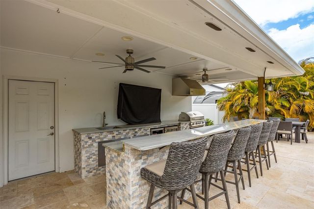 8401 GRANITE PLACE, Tampa, FL 33615