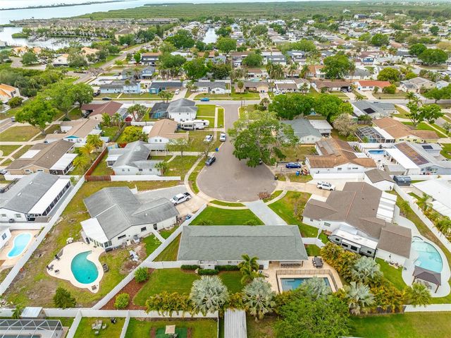 8401 GRANITE PLACE, Tampa, FL 33615