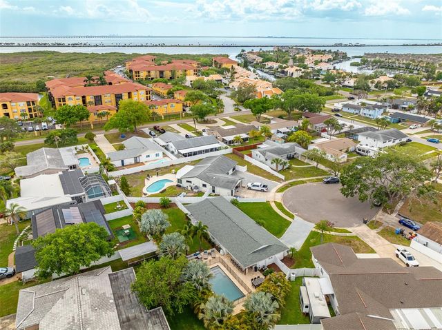 8401 GRANITE PLACE, Tampa, FL 33615