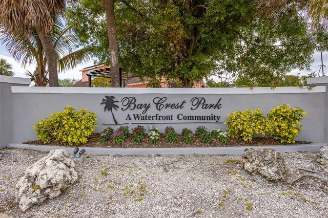 8401 GRANITE PLACE, Tampa, FL 33615