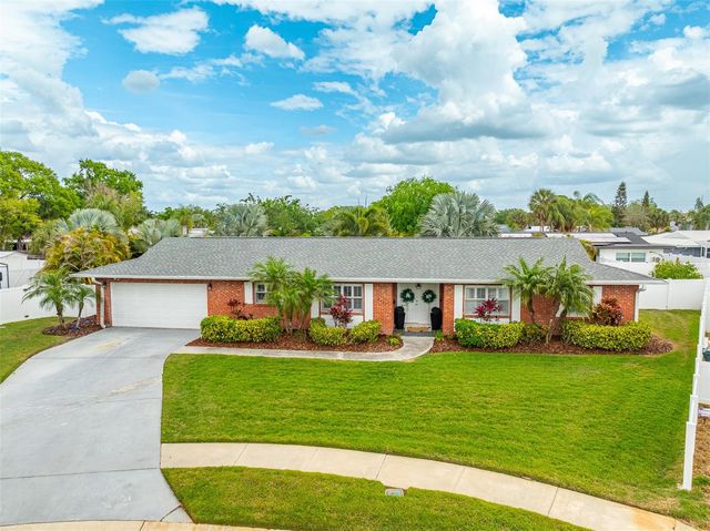 8401 GRANITE PLACE, Tampa, FL 33615