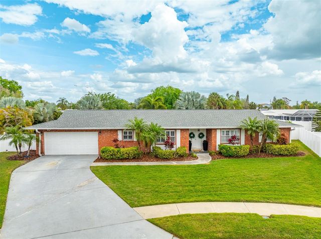 8401 GRANITE PLACE, Tampa, FL 33615