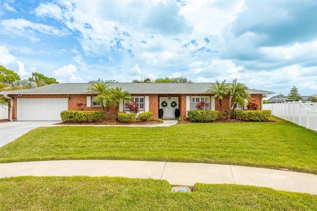 8401 GRANITE PLACE, Tampa, FL 33615