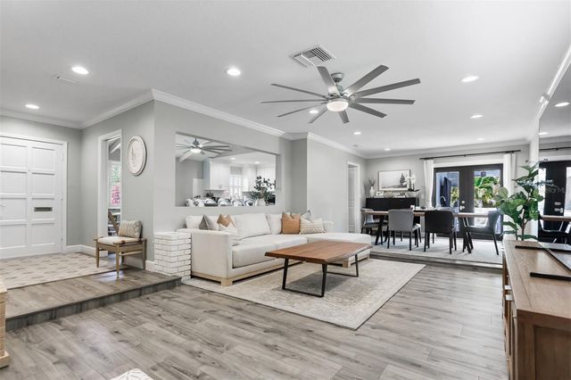 8401 GRANITE PLACE, Tampa, FL 33615