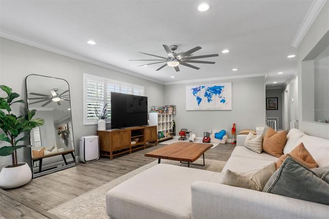 8401 GRANITE PLACE, Tampa, FL 33615