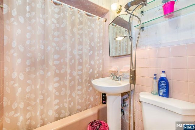 257 Floral, Saddle Brook, NJ 07662