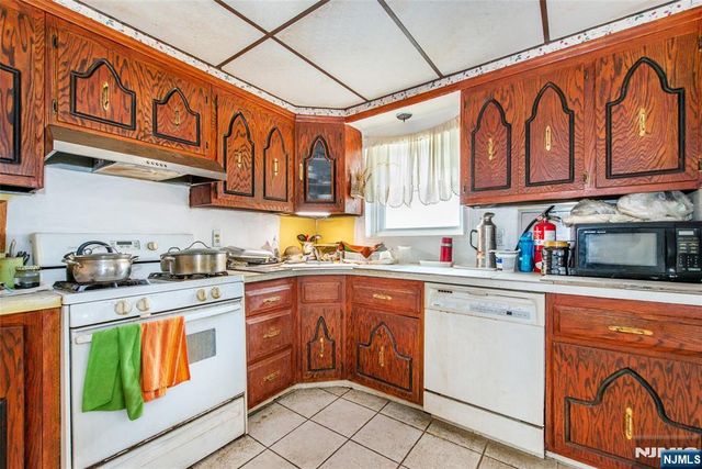 257 Floral, Saddle Brook, NJ 07662