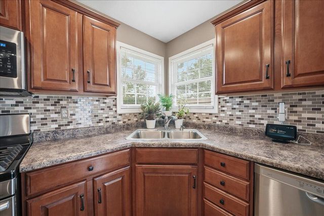 518 Golden Rain Court, Demotte, IN 46310