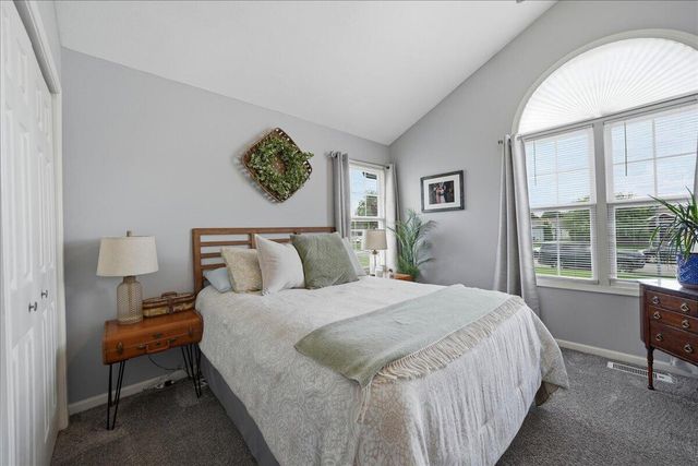 518 Golden Rain Court, Demotte, IN 46310