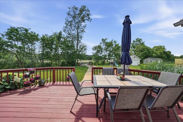 518 Golden Rain Court, Demotte, IN 46310