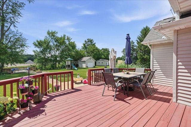 518 Golden Rain Court, Demotte, IN 46310
