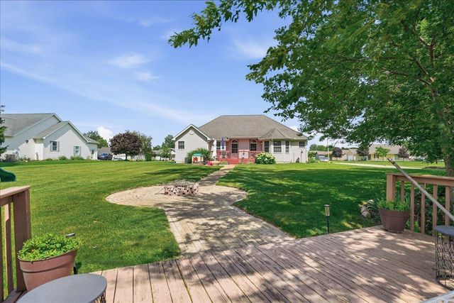 518 Golden Rain Court, Demotte, IN 46310