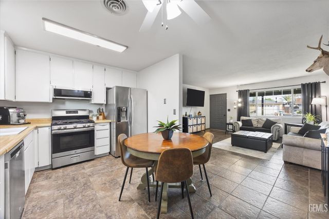 605 Stirrup Avenue, Bakersfield, CA 93307