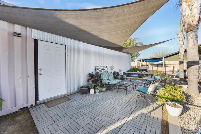 605 Stirrup Avenue, Bakersfield, CA 93307