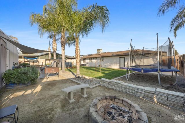 605 Stirrup Avenue, Bakersfield, CA 93307